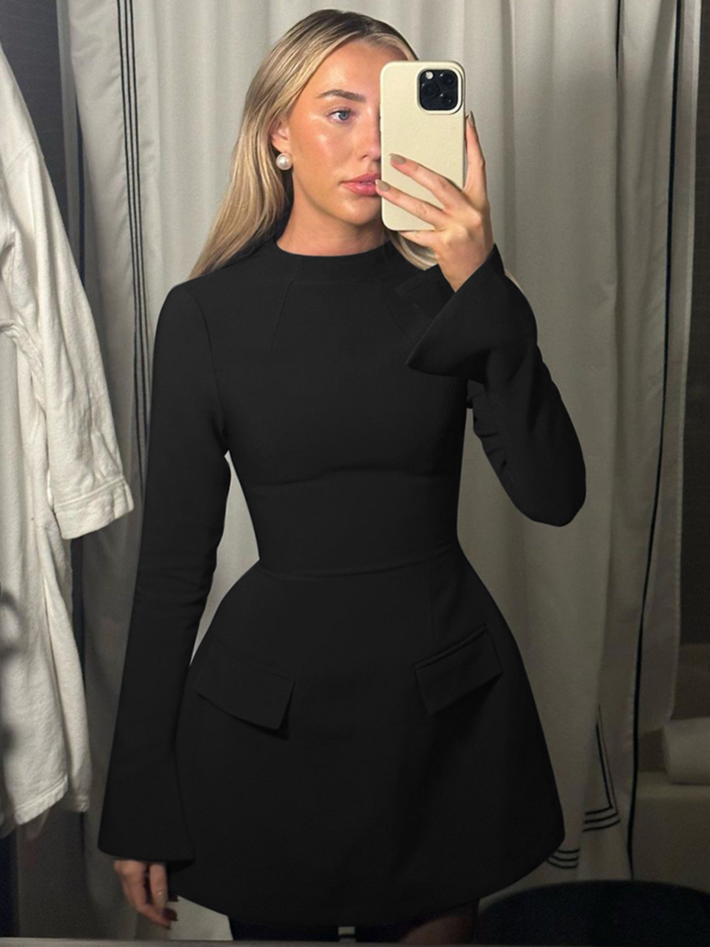Vestido evasé acampanado