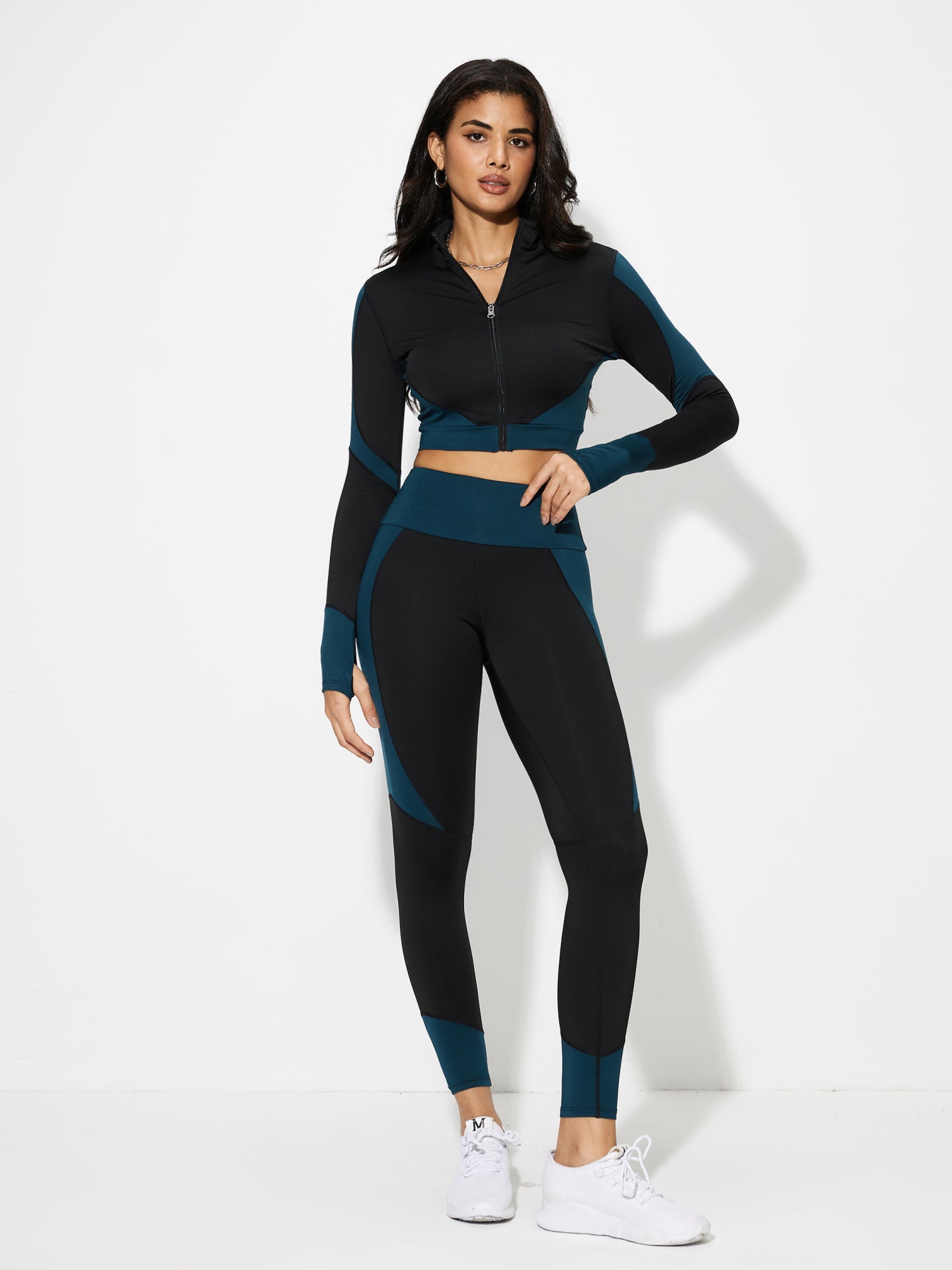 Conjunto deportivo con bloques de color