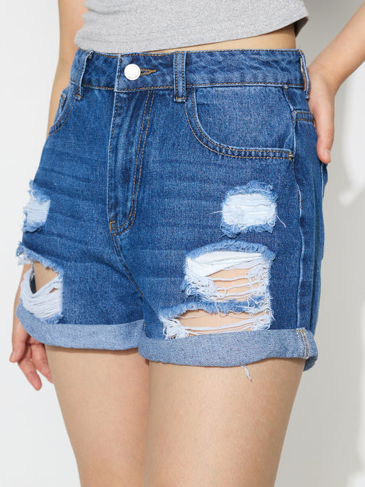 Shorts vaqueros con pernera recta y rotos