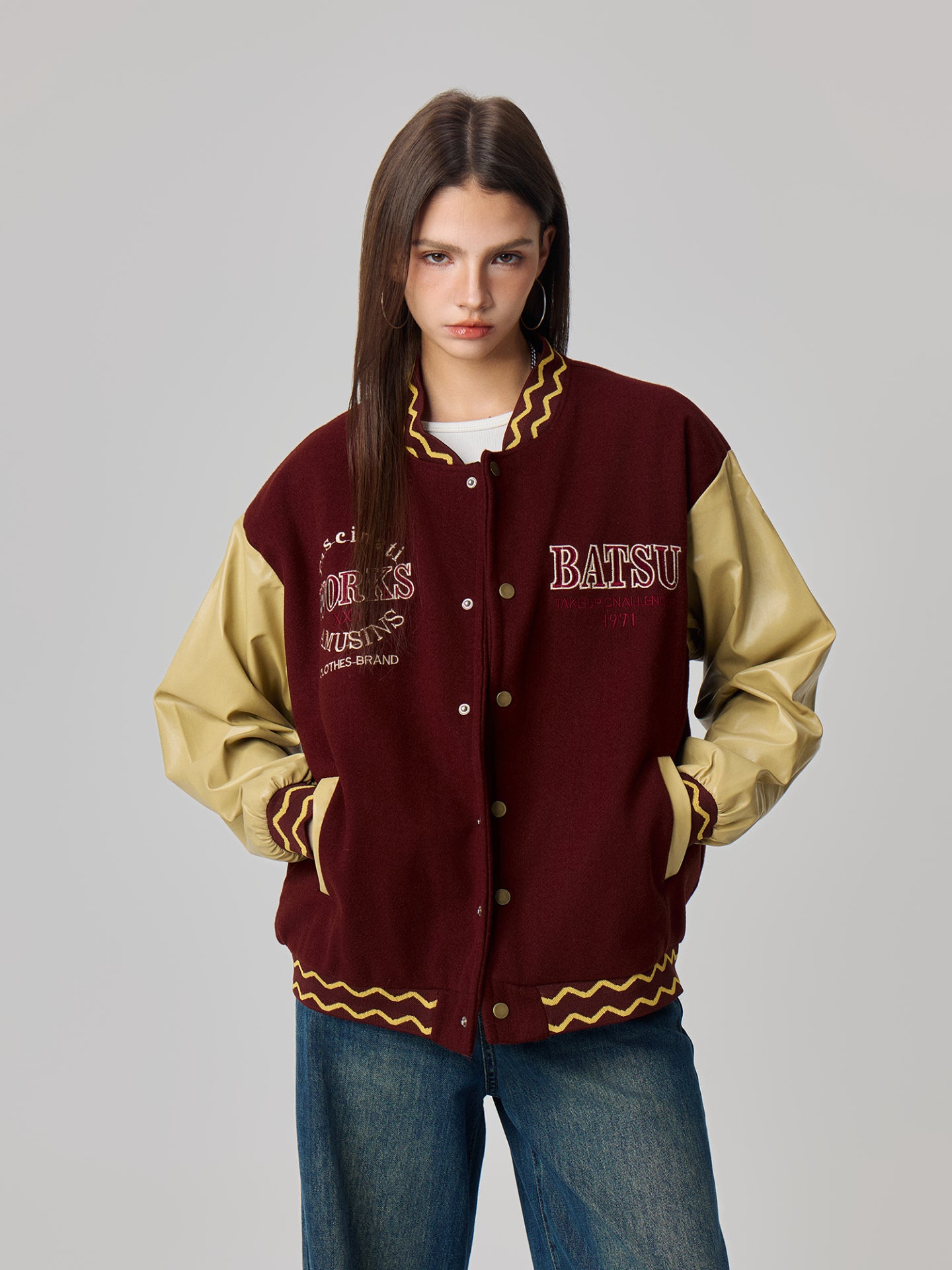 Chaqueta bomber con parches