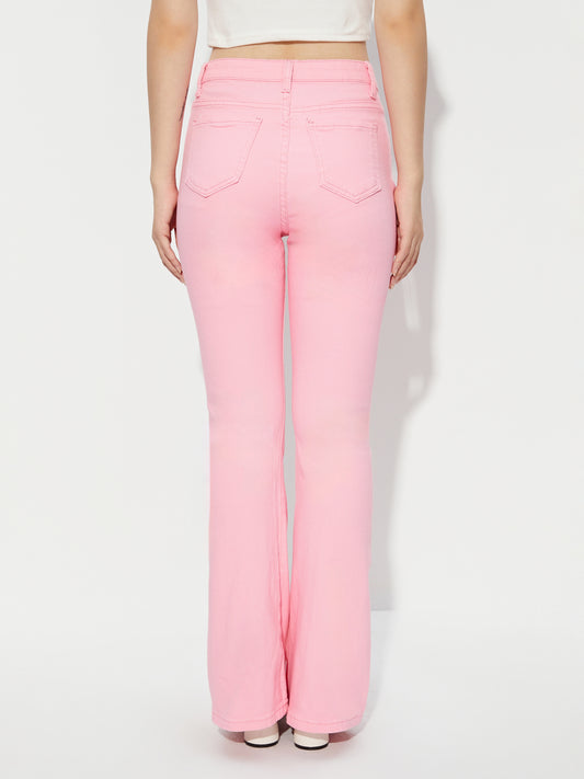 Jeans acampanados con rotos