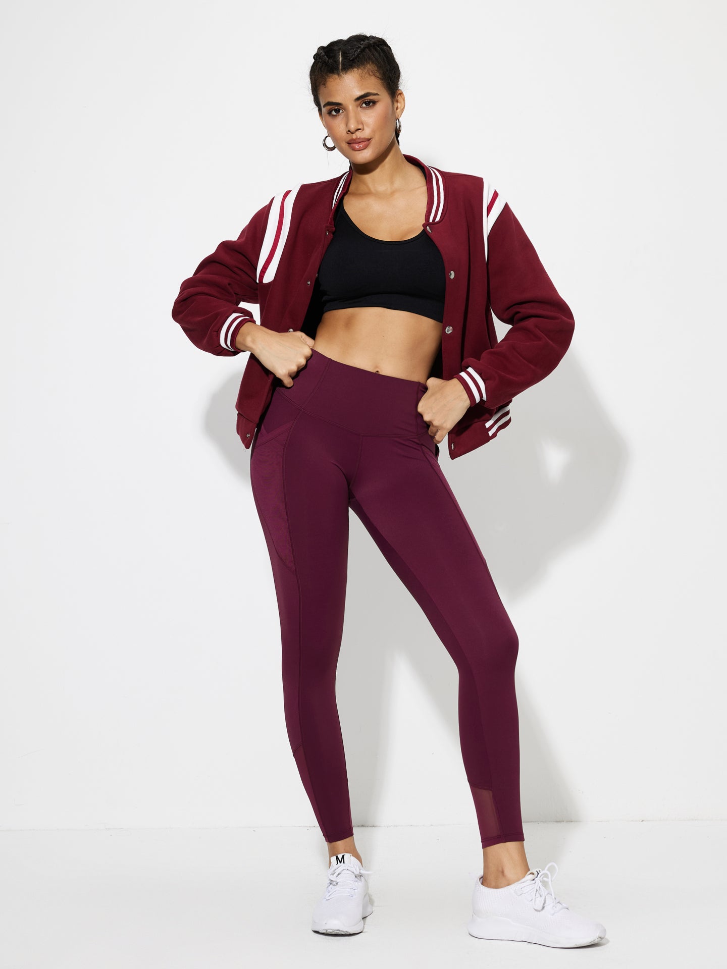Legging de gimnasio con detalles de malla