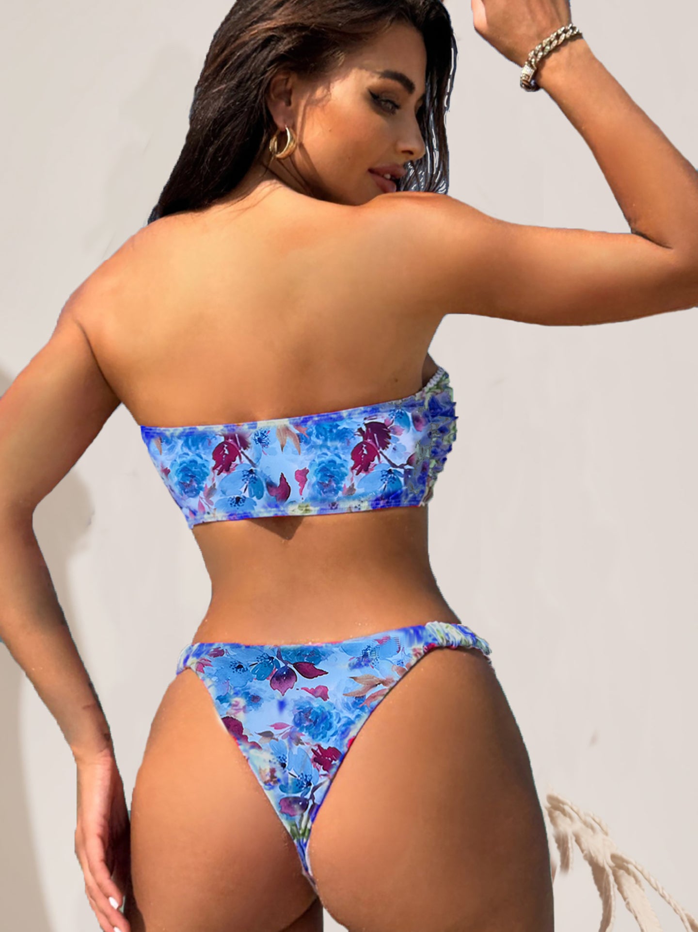 Conjunto de bikini con espalda abierta